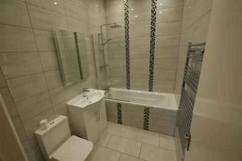 2 bedroom flat to rent, The Mount, Bournemouth, BH1