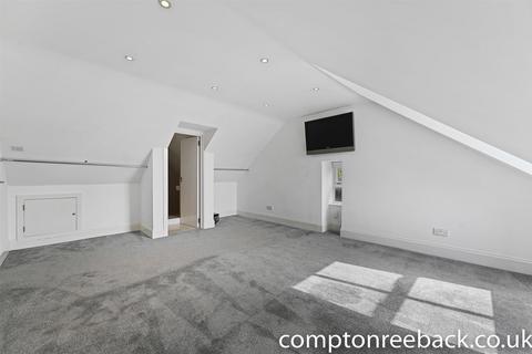 3 bedroom apartment to rent, Walm Lane, London NW2