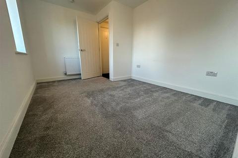 2 bedroom apartment to rent, Elizabeth Court, Wakefield, WF2