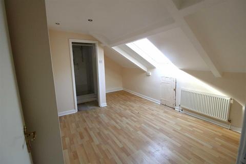 3 bedroom flat to rent, Prudhoe Terrace, North Shields