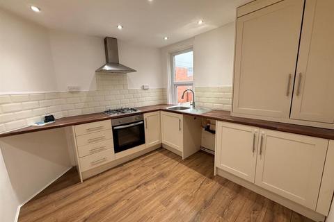 3 bedroom flat to rent, Prudhoe Terrace, North Shields