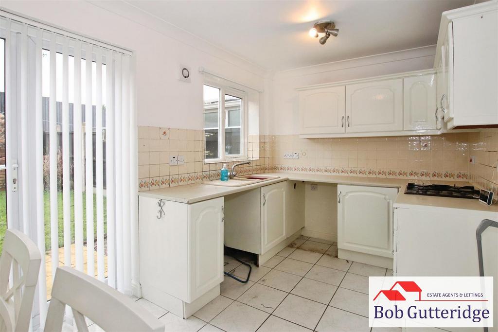 Fitted kitchen / diner