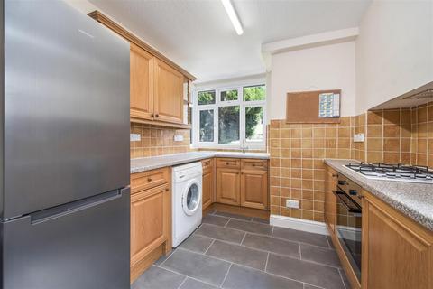 4 bedroom semi-detached house to rent, Desborough Avenue, High Wycombe HP11