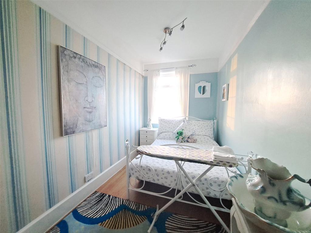 Bedroom Off Bathroom