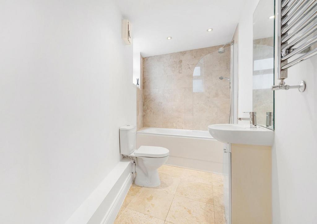 Ensuite.JPG