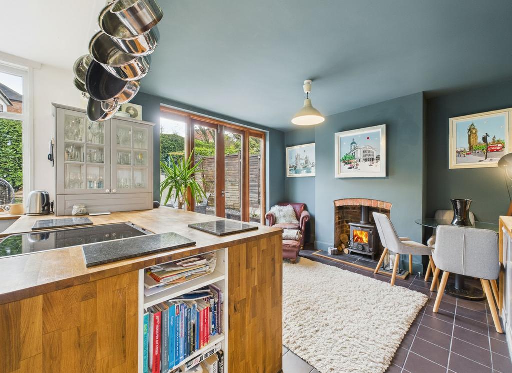 Dining/Kitchen