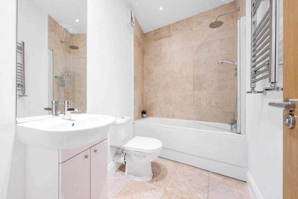 Bathroom.JPG