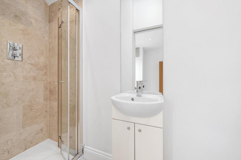 Ensuite.JPG