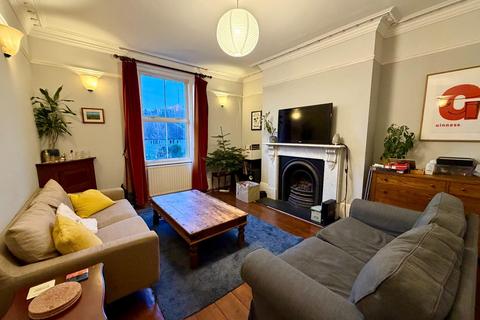 3 bedroom flat to rent, Devonshire Road, Forest Hill, London, SE23