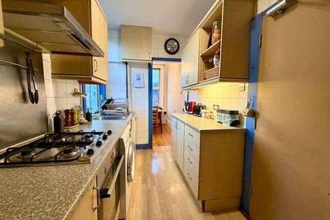 3 bedroom flat to rent, Devonshire Road, Forest Hill, London, SE23