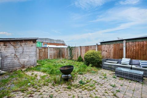 2 bedroom end of terrace house for sale, St. Laurence Court, Long Eaton
