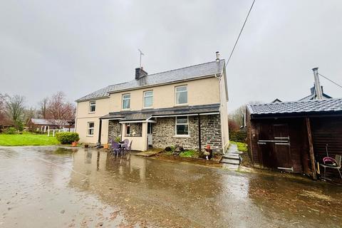 5 bedroom property with land for sale, Llanwnnen Road, Lampeter, SA48