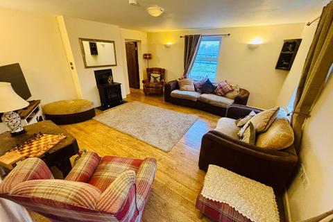 5 bedroom property with land for sale, Llanwnnen Road, Lampeter, SA48