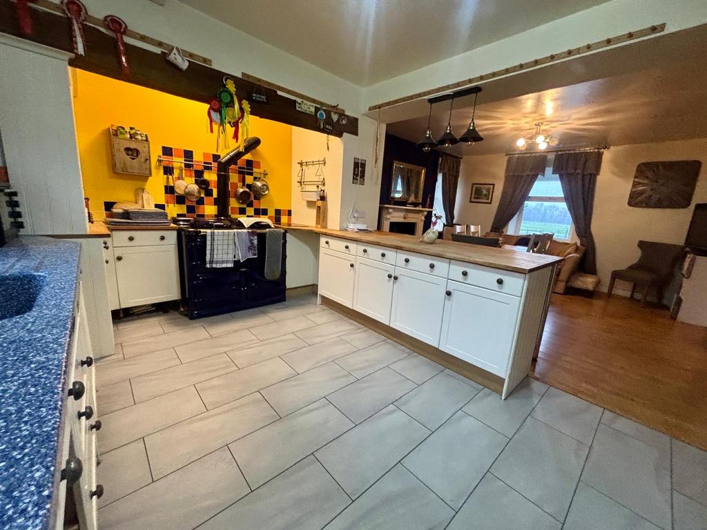 Kitchen (second image)