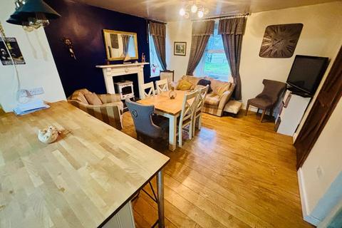 5 bedroom property with land for sale, Llanwnnen Road, Lampeter, SA48