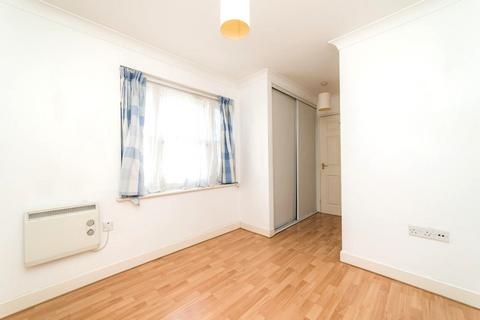 2 bedroom flat to rent, Station Road West, Canterbury, Kent, CT2