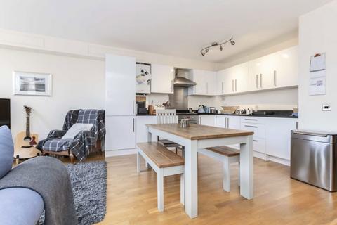 2 bedroom flat to rent, Cricket Green, Mitcham CR4