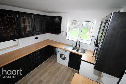 3 bedroom terraced house to rent, Shackerdale Road, LEICESTER