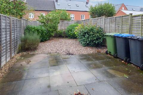 2 bedroom end of terrace house to rent, Orwell Close, Stratford-upon-Avon