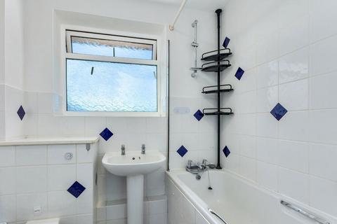 3 bedroom terraced house to rent, Lambarde Road, Sevenoaks, TN13 3HU