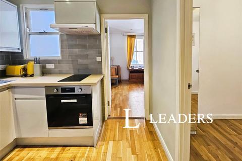 3 bedroom terraced house to rent, Kings Road, BN1