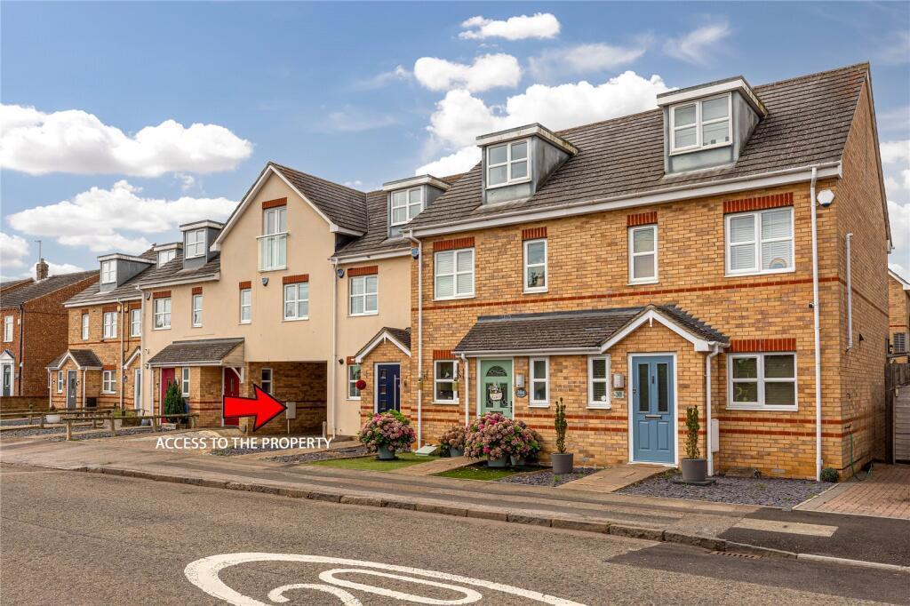 40 ALuton Road - Access.jpeg