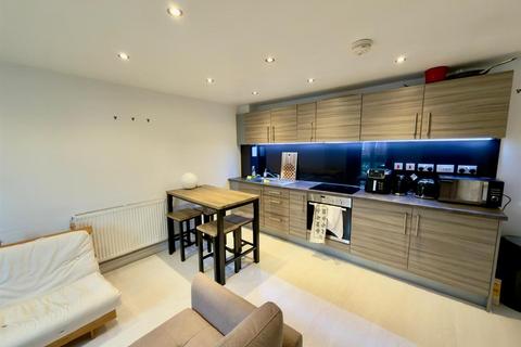 undefined, Holts Crest Way, Leeds LS12