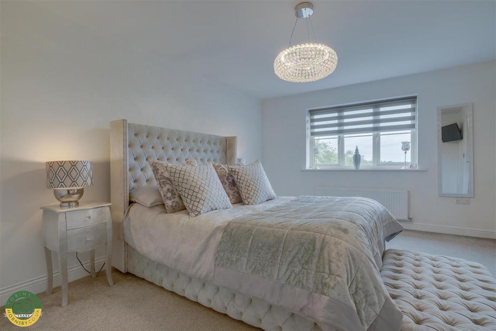 Bedroom 1- 3.jpg