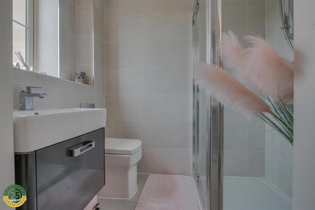 Bedroom 2- Ensuite.jpg