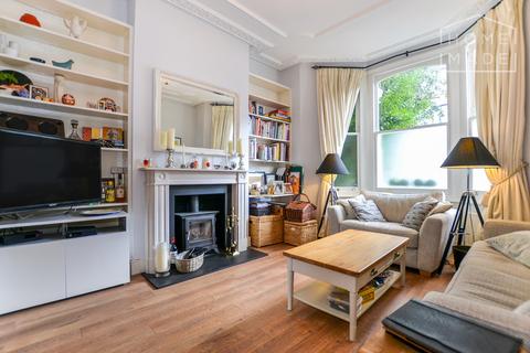 2 bedroom maisonette to rent, Lavender Sweep, Clapham, SW11