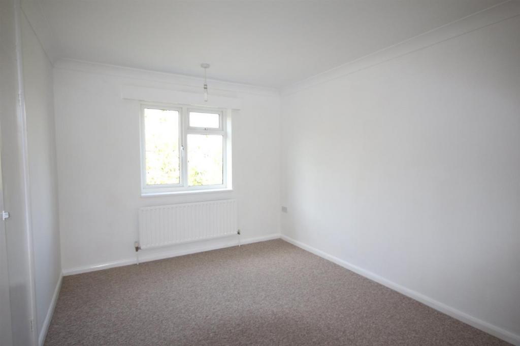 Bedroom 1.jpg
