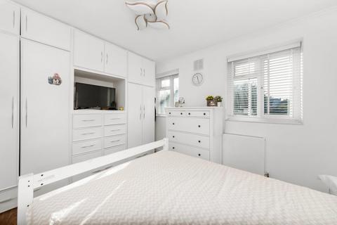 2 bedroom flat for sale, Lakeview Road, West Norwood, London, SE27