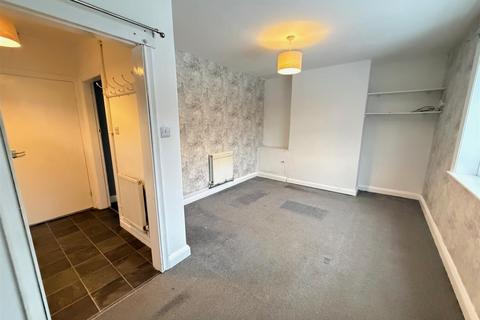 3 bedroom end of terrace house to rent, St. Leonards Crescent, Scarborough
