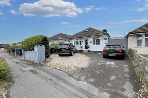 5 bedroom chalet for sale, Daws Avenue, Bournemouth, BH11 8