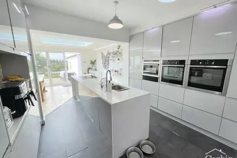 5 bedroom chalet for sale - View 5