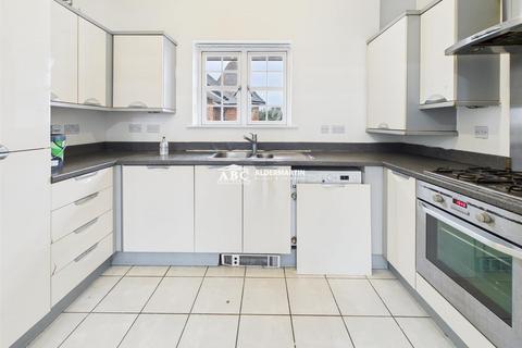 2 bedroom apartment to rent, Marchant Close, Mill Hill