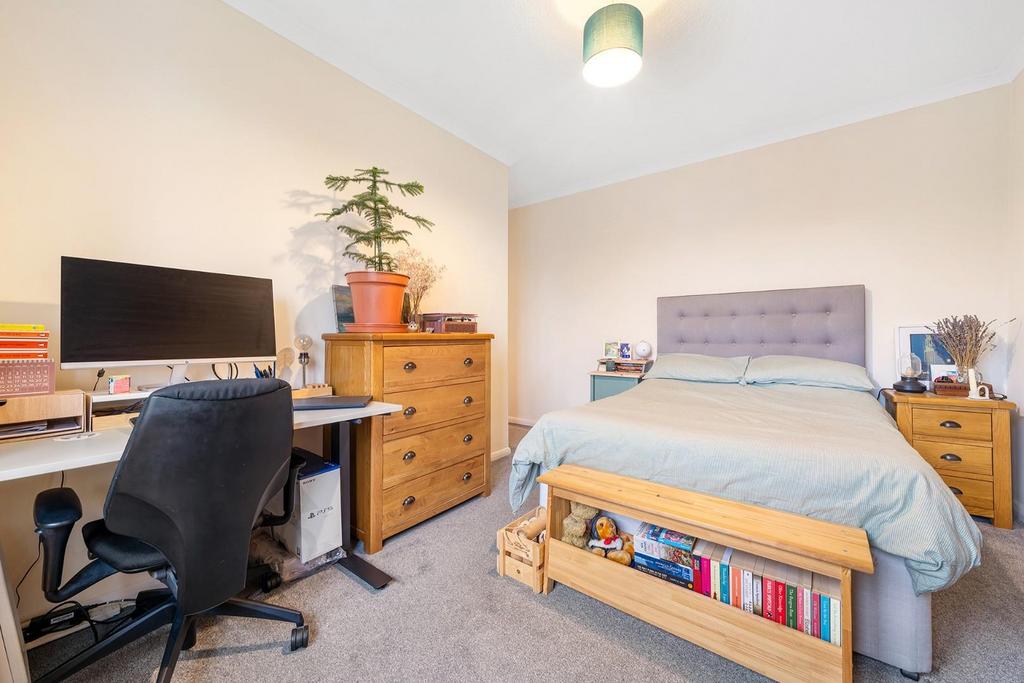 Bedroom 1.JPG