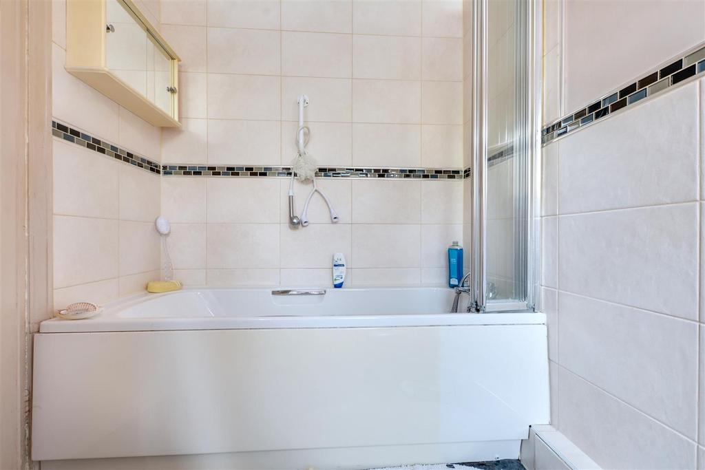 Bathroom 2.jpeg