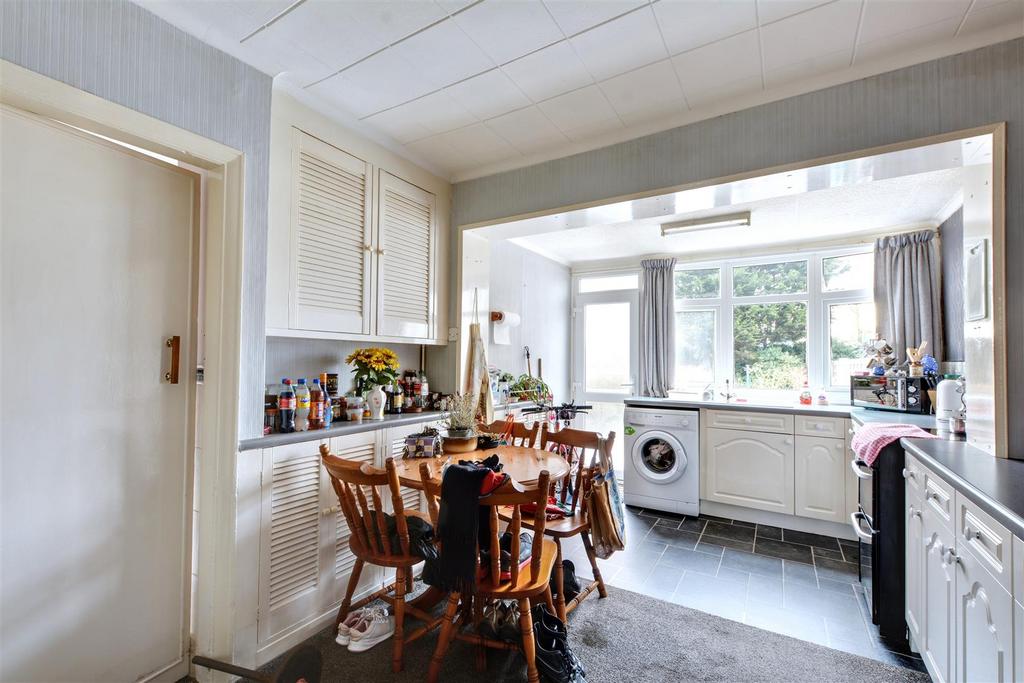 Kitchen 1.jpeg