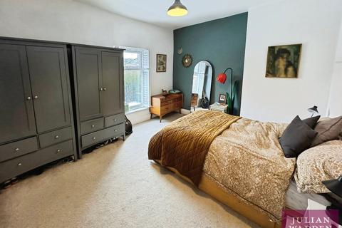 2 bedroom end of terrace house for sale, Bradshaw Avenue, Withington, Manchester, M20