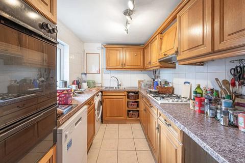 3 bedroom flat for sale, Canfield Gardens, london NW6