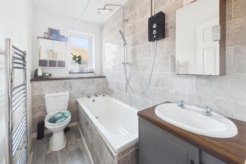 2 bedroom end of terrace house for sale, Maldon Gardens, Gloucester