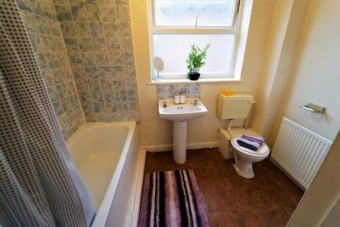 1 bedroom flat to rent, Wellington Square, Nottingham, Nottinghamshire, NG7
