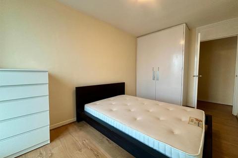 3 bedroom block of apartments to rent, Bray, Fellows Road, London