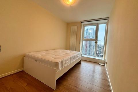 3 bedroom block of apartments to rent, Bray, Fellows Road, London