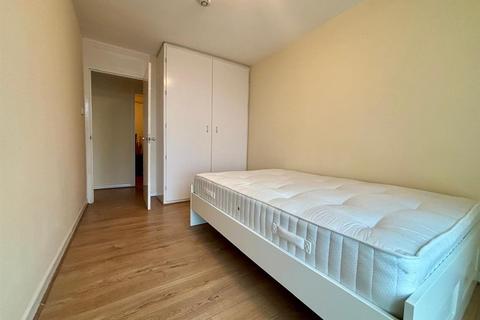 3 bedroom block of apartments to rent, Bray, Fellows Road, London