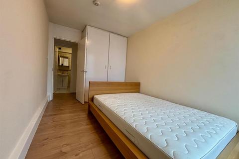 3 bedroom block of apartments to rent, Bray, Fellows Road, London