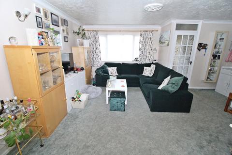 3 bedroom terraced house for sale, Finch Walk, Flitwick