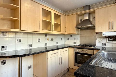 2 bedroom semi-detached house to rent, Clos-Glanlliw, Pontlliw, SA4