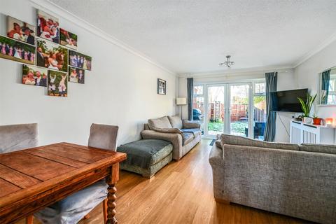 undefined, Wellesley Close, Guildford GU12